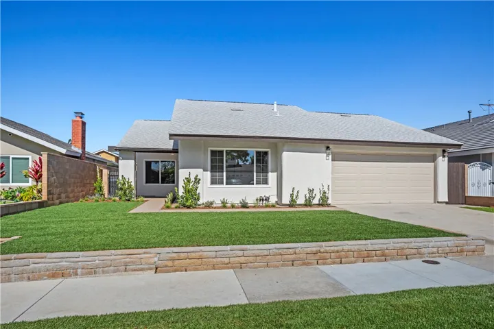 3209 S Diamond, Santa Ana, California 92704