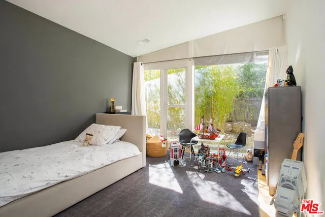 7561 Lolina Lane, Los Angeles, California 90046