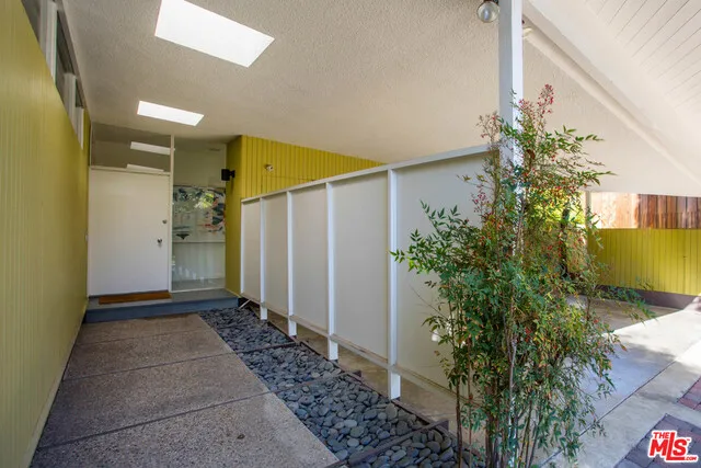 7561 Lolina Lane, Los Angeles, California 90046