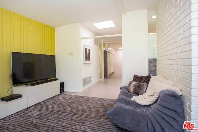 7561 Lolina Lane, Los Angeles, California 90046