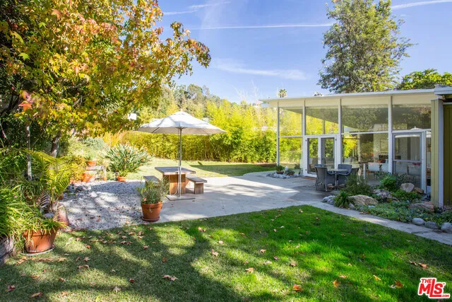 Patio Area for Outdoor Dining