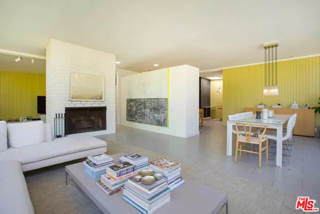 Living Rm w/ FP