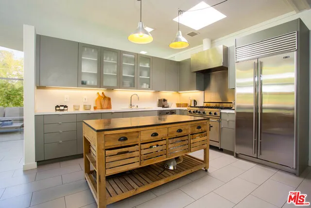 7561 Lolina Lane, Los Angeles, California 90046
