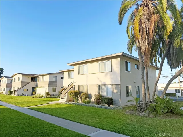 2976 Royal Palm, Costa Mesa, California 92626