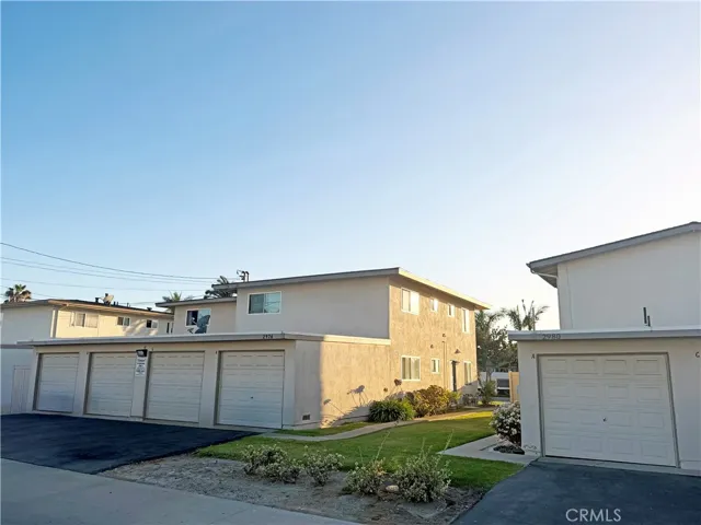 2976 Royal Palm, Costa Mesa, California 92626