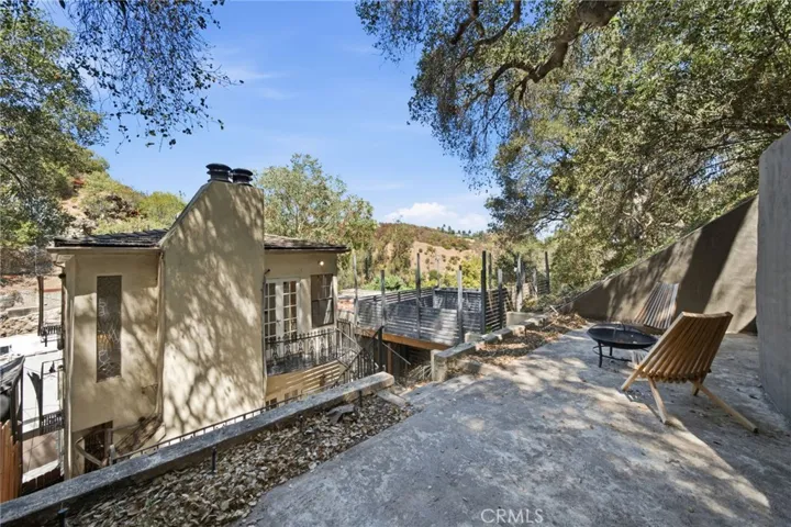 Backyard Tiered Sitting Area
