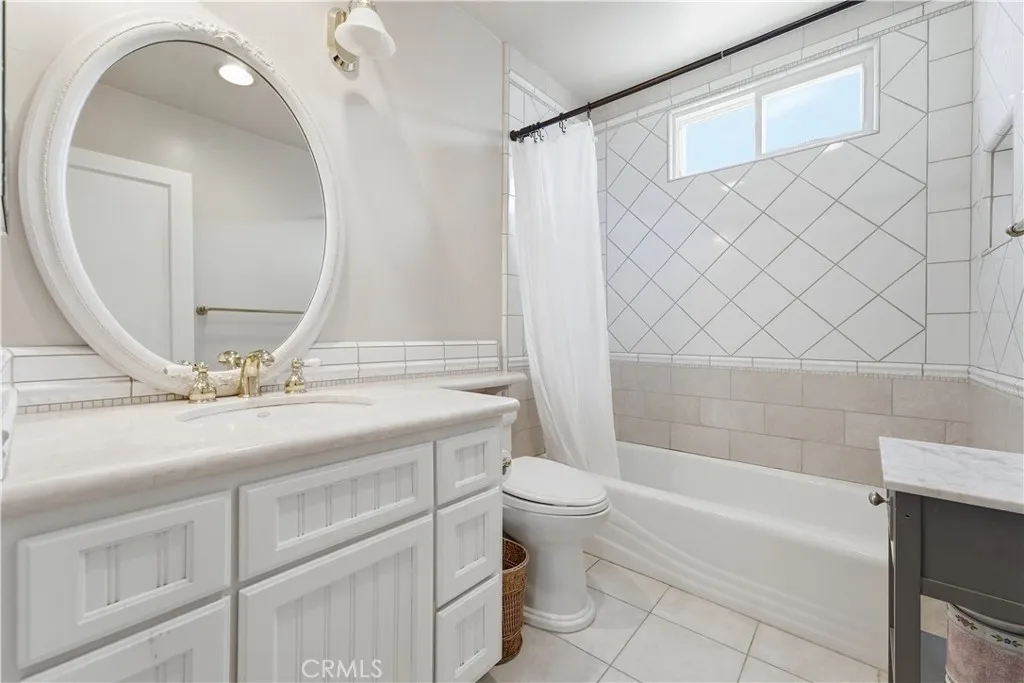 Upstairs bathroom