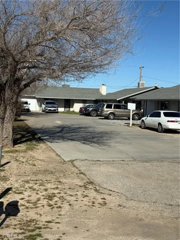 20958 Nisqually Road, Apple Valley, California 92308
