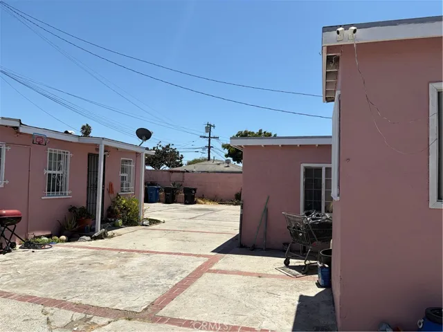 11116 S Prairie, Inglewood, California 90303