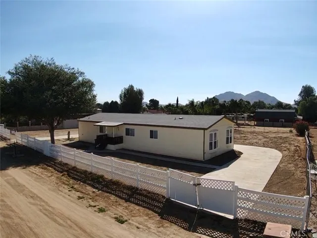 20301 Iron Horse, Nuevo, California 92567