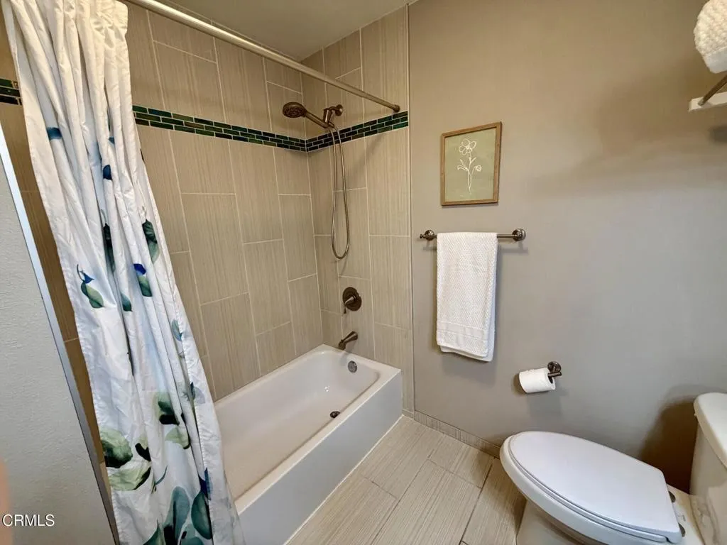 hall bath 2