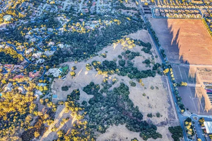 2005 Hecker Pass Hwy, Gilroy, California 95020