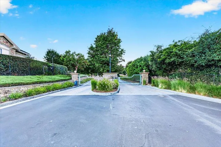 2005 Hecker Pass Hwy, Gilroy, California 95020
