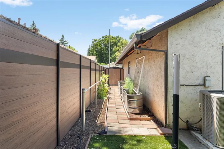 15 Hunter Court, Chico, California 95928
