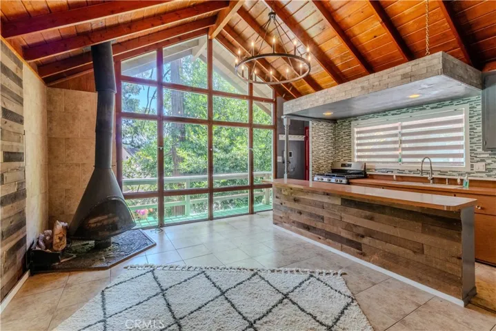 23716 Shady, Crestline, California 92325
