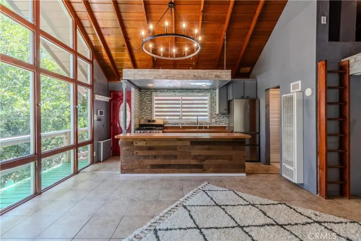 23716 Shady, Crestline, California 92325