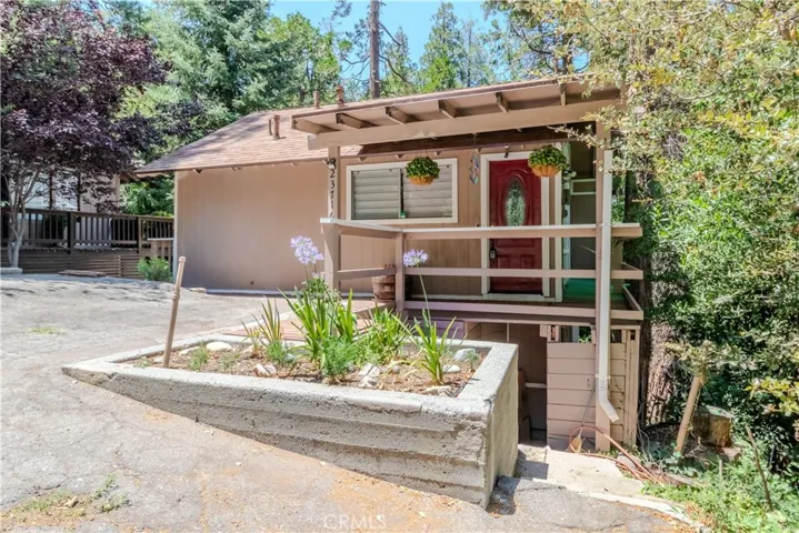 23716 Shady, Crestline, California 92325