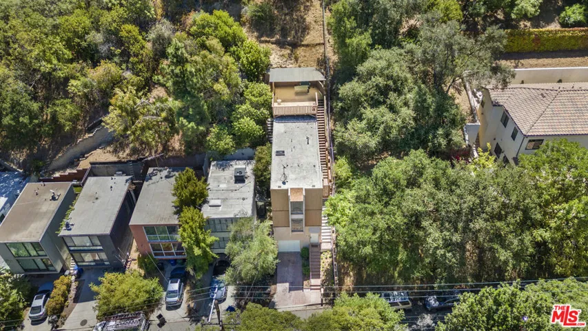 8824 Wonderland Avenue, Los Angeles, California 90046