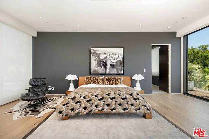 9570 Sunset Boulevard, Beverly Hills, California 90210