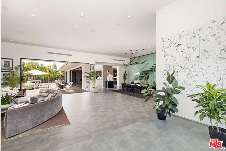 9570 Sunset Boulevard, Beverly Hills, California 90210