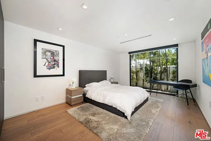 9570 Sunset Boulevard, Beverly Hills, California 90210