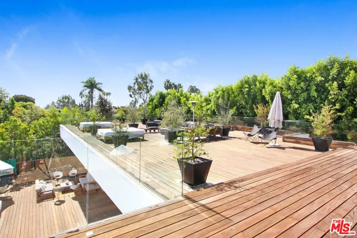 9570 Sunset Boulevard, Beverly Hills, California 90210
