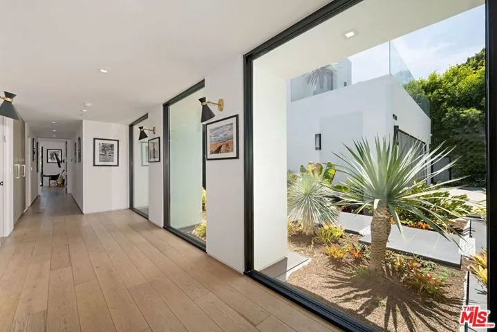 9570 Sunset Boulevard, Beverly Hills, California 90210