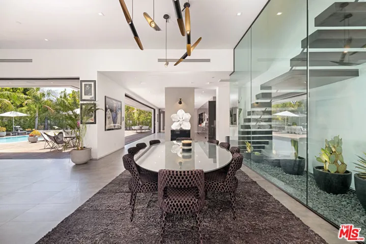 9570 Sunset Boulevard, Beverly Hills, California 90210