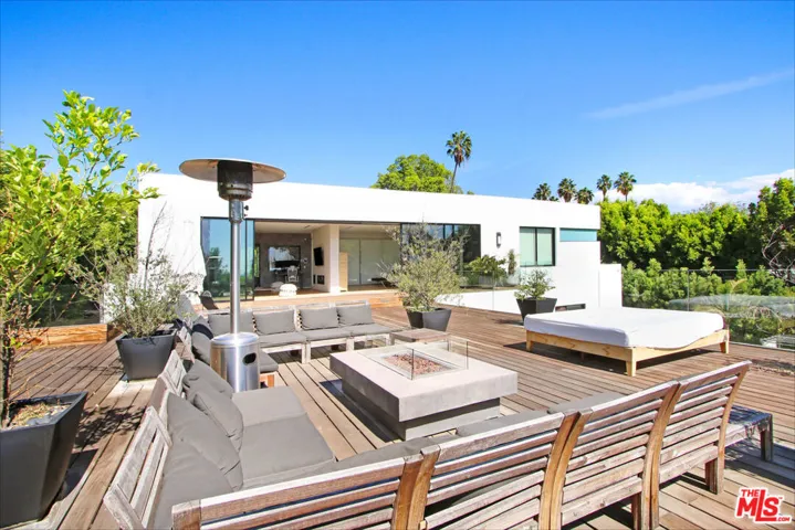 9570 Sunset Boulevard, Beverly Hills, California 90210