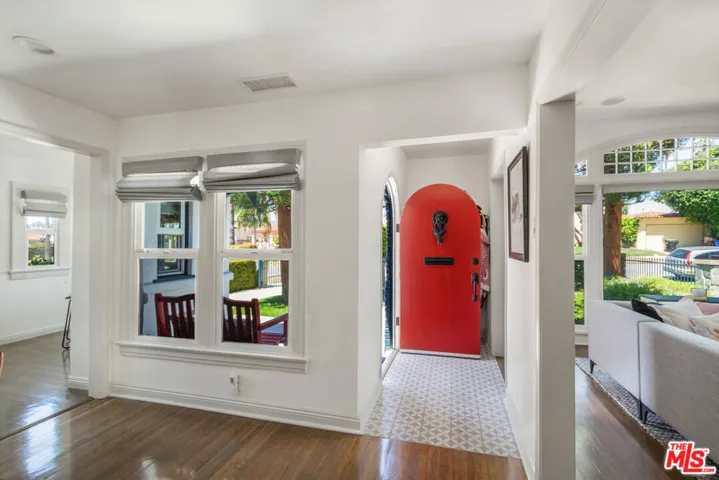 5124 S Mullen Avenue, Los Angeles, California 90043