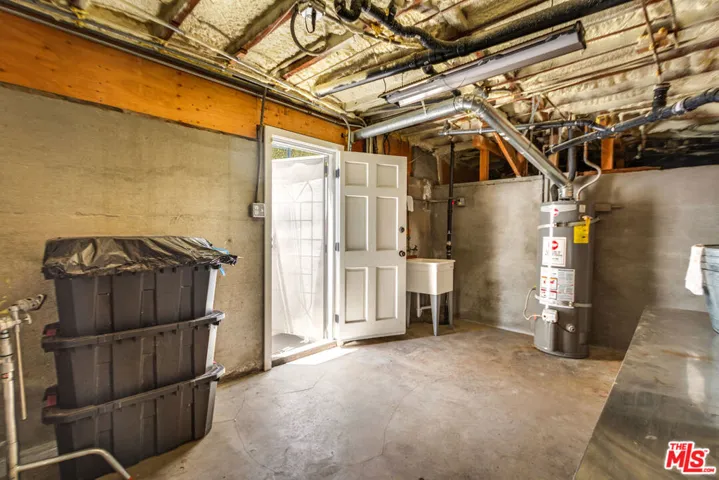 5124 S Mullen Avenue, Los Angeles, California 90043