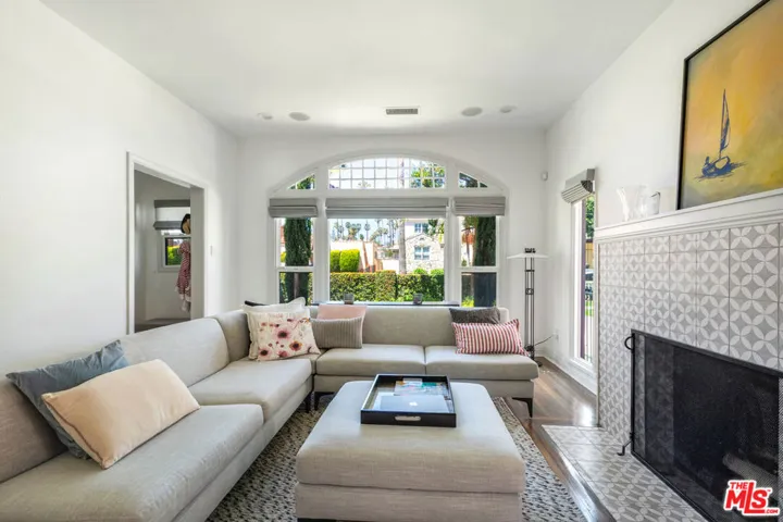 5124 S Mullen Avenue, Los Angeles, California 90043