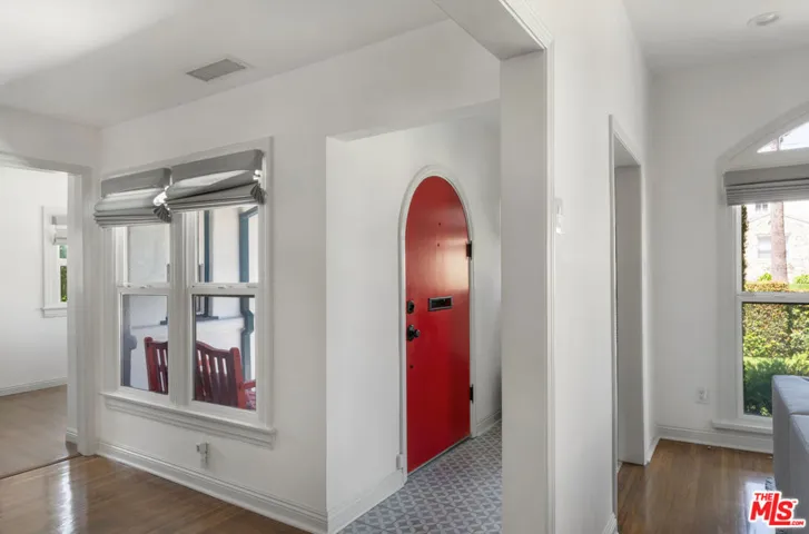 5124 S Mullen Avenue, Los Angeles, California 90043