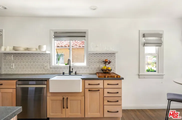 5124 S Mullen Avenue, Los Angeles, California 90043