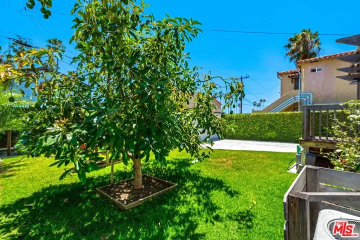 5124 S Mullen Avenue, Los Angeles, California 90043