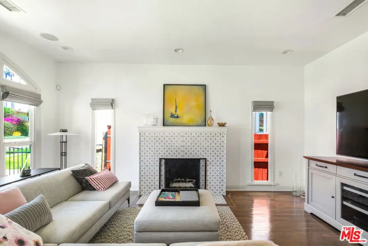 5124 S Mullen Avenue, Los Angeles, California 90043