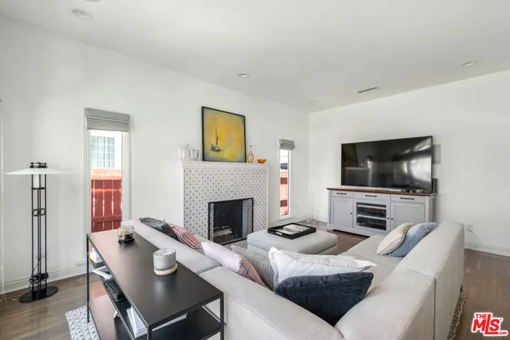 5124 S Mullen Avenue, Los Angeles, California 90043