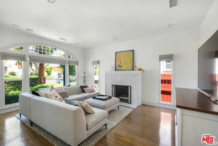 5124 S Mullen Avenue, Los Angeles, California 90043