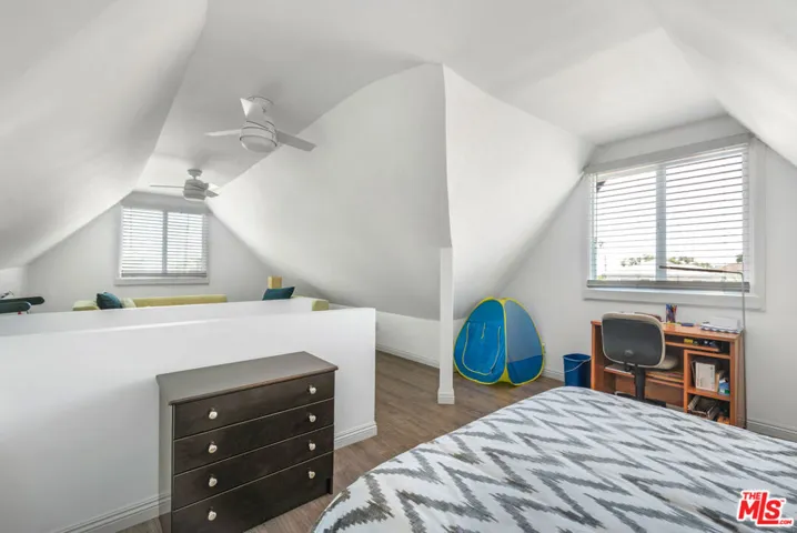 5124 S Mullen Avenue, Los Angeles, California 90043