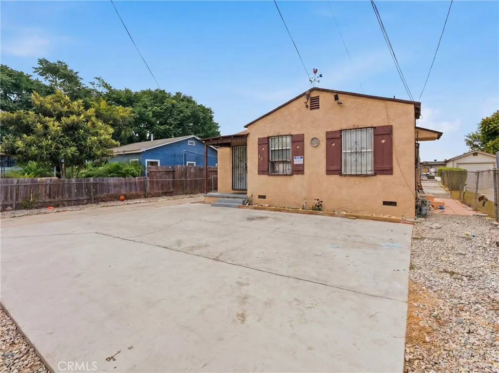 428 E Oaks, Compton, California 90221 — photo 5
