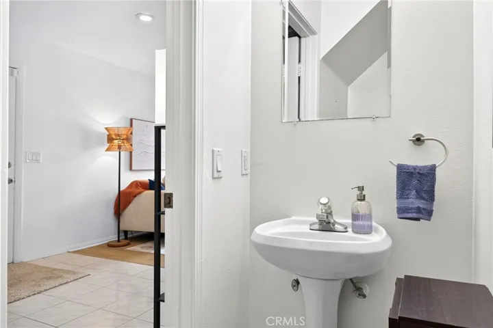 2529 California Avenue, Signal Hill, California 90755