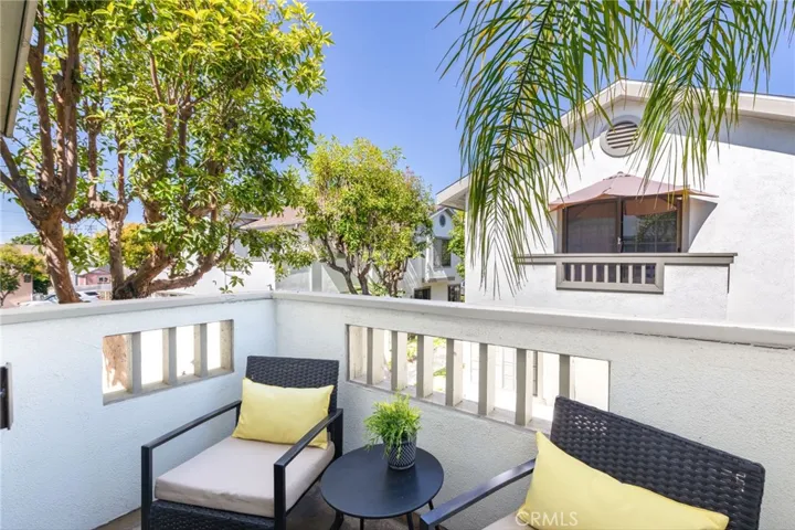 2529 California Avenue, Signal Hill, California 90755