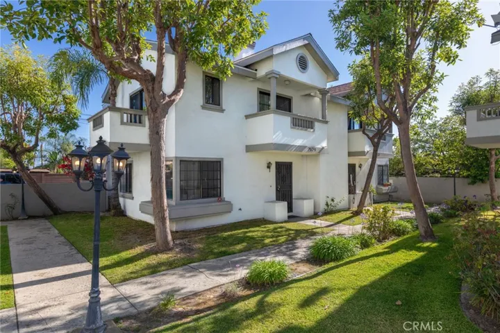 2529 California Avenue, Signal Hill, California 90755