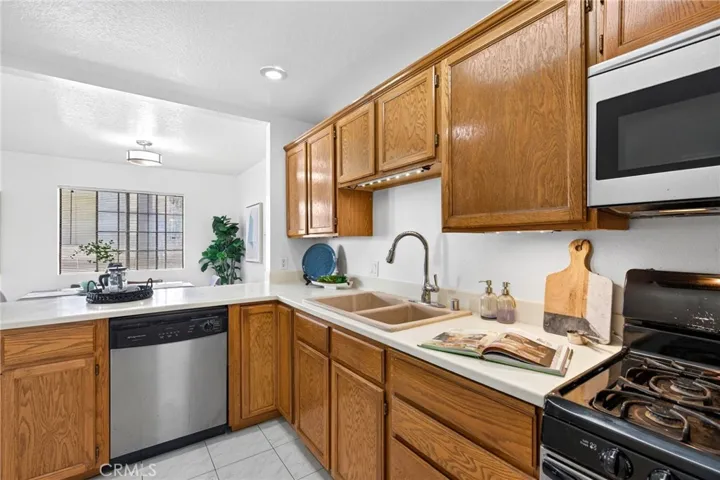 2529 California Avenue, Signal Hill, California 90755