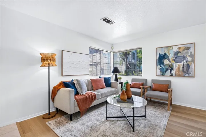 2529 California Avenue, Signal Hill, California 90755