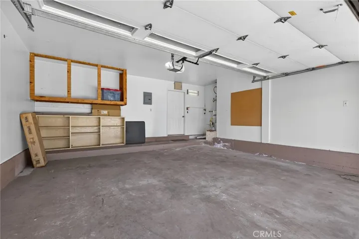 2529 California Avenue, Signal Hill, California 90755