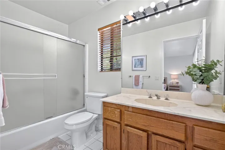 2529 California Avenue, Signal Hill, California 90755