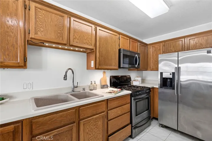 2529 California Avenue, Signal Hill, California 90755