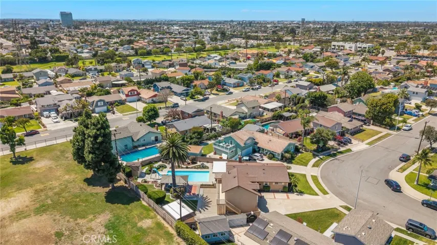 8798 La Casita Avenue, Fountain Valley, California 92708