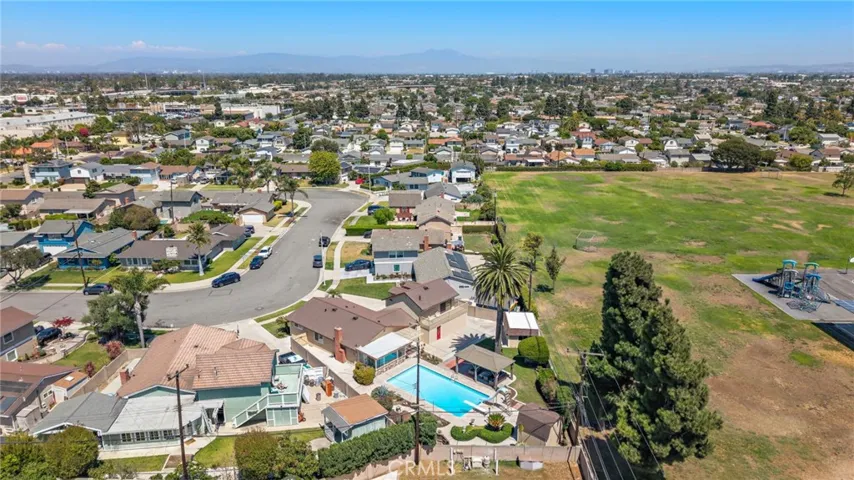 8798 La Casita Avenue, Fountain Valley, California 92708